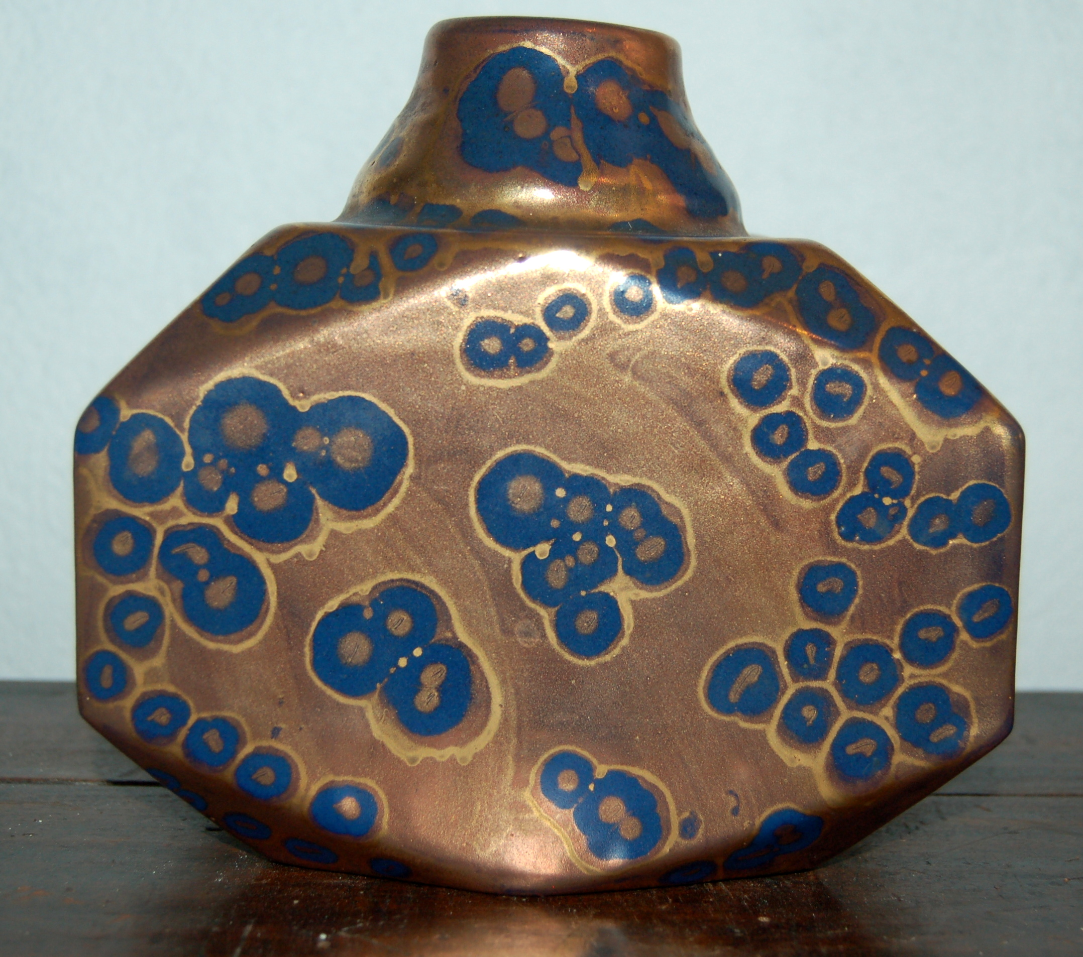Léon POINTU ( 1879-1942) vase en céramique forme originale